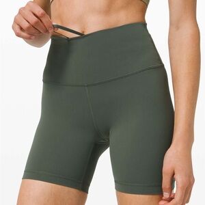 Lululemon Wunder Train Shorts in Smoked Spruce